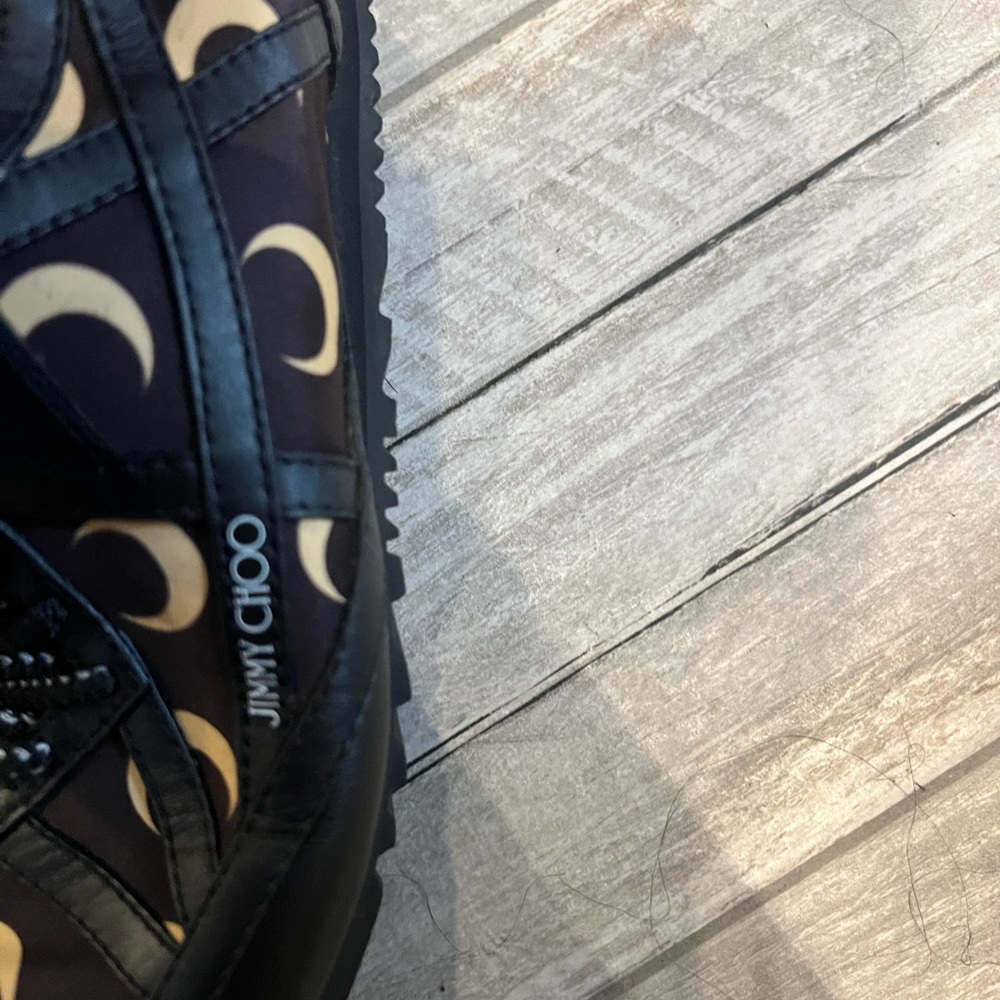 Like New Authentic - Picture 2 of 3